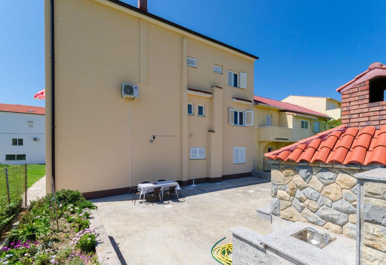 Apartments And Room Sime M Lopar Exterior foto